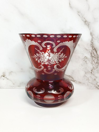 Antique bohemian ruby cut - cut, to