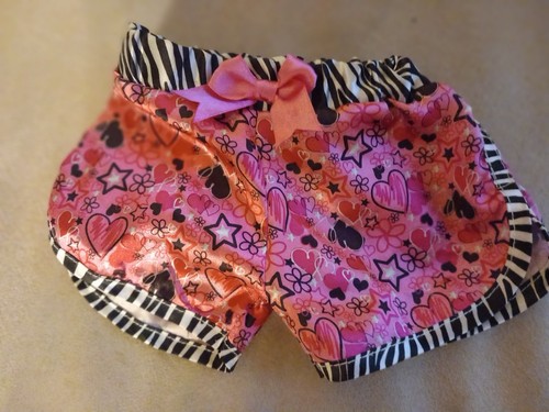 Build bear girls pink heart - a,