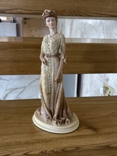 Belcari Lady Figurine Dear