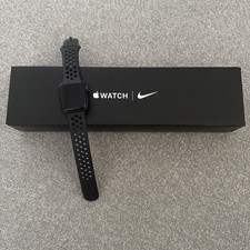 Apple BLACK  Watch Series 5 Nike+ 40mm GPS  - Used