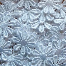 WHITE 25mm Guipure Lace Daisy