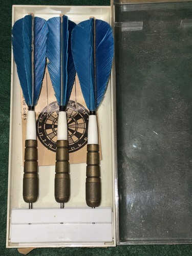 Vtg unicorn dart set - vtg.,