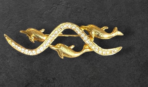 Vintage brooch gold tone - vintage,
