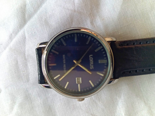 Lorus quartz watch blue dial - quartz,
