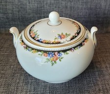 WEDGWOOD OSBORNE LIDDED SUGAR