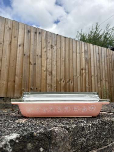 Vintage pink pyrex gaiety - pink,