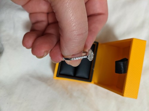 White gold diamond - white,