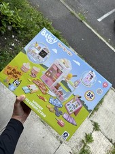 Bluey Wooden Ice Cream Parlour Stand 52 Piece Playset for Ages 3+  FreeP&P