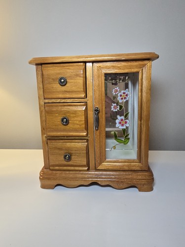 Vintage wooden jewellery box - vintage,