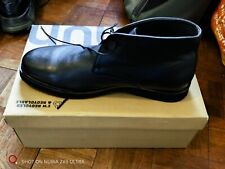 Man's everyday black shoes 