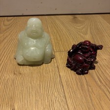 Seated Jade Buddha 8cm + Red