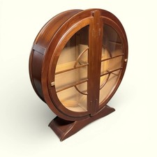 Art deco walnut - art, round
