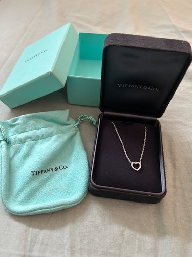 Tiffany diamond set 18ct - &,