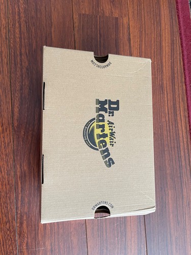 Empty martens sandals box - empty,