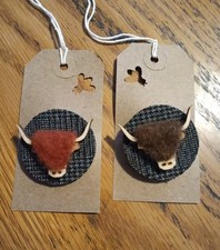 Highland cow brooch. Highland cow needle felted badge, Tartan brooch.