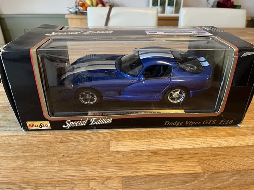 Maisto dodge viper - 1/18, scale