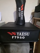YAESU FT 950 plus YAESU MD 200