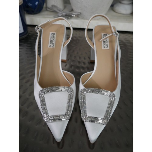 Gorgeous new badgley mischka - gorgeous,