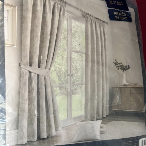 Pencil pleat curtains 46 - 3",