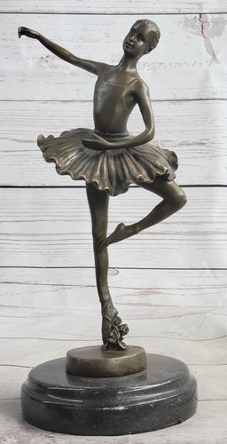 Statue figurine signed milo - statue,
