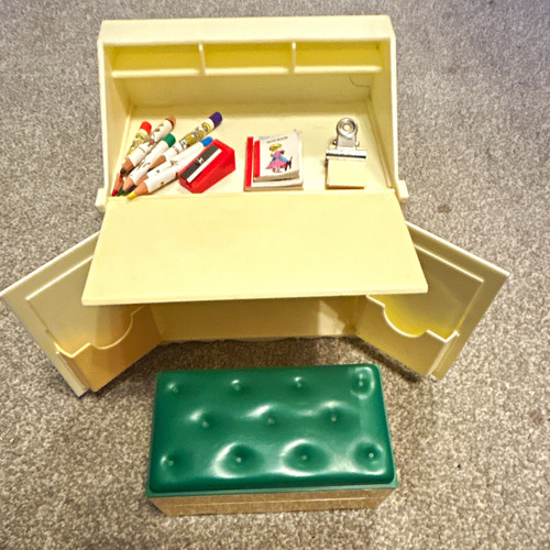 Sindy doll house - sindy,