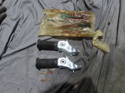 Nos es125 es150 footpegs - mz,