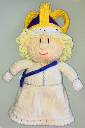 New knitted queen - knitted,