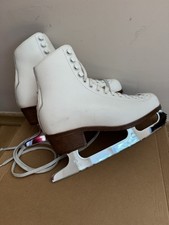 Women's Figure Skates 37