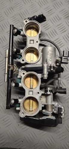 Yamaha yzf 2009 2011 - yamaha, r1