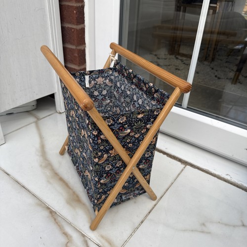 Folding portable fabric - ,