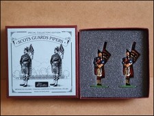 BRITAINS 40210 SCOTS GUARDS PIPERS Boxed 2001 A1 Collectors 1/32 Scale Soldiers