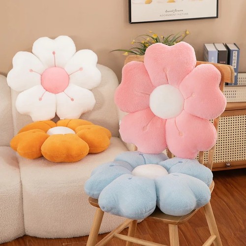Flower shaped plush throw - flower-shaped,