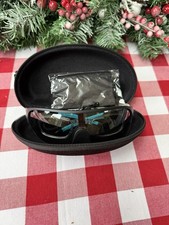 Photochromic Cycling Glasses