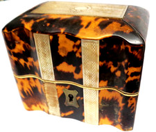 GEORGIAN SERPENTINE PERFUME