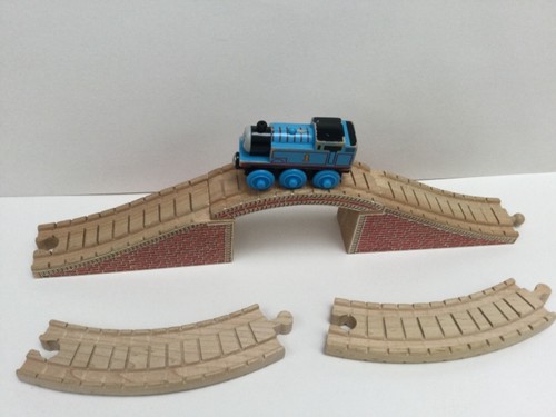 Wooden piece red ivy bridge - red,