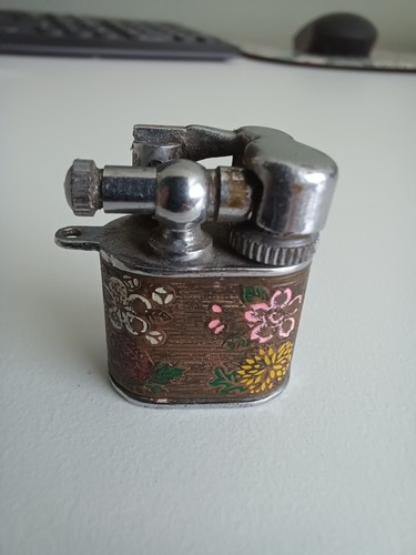 Penguin vintage lighters - x,