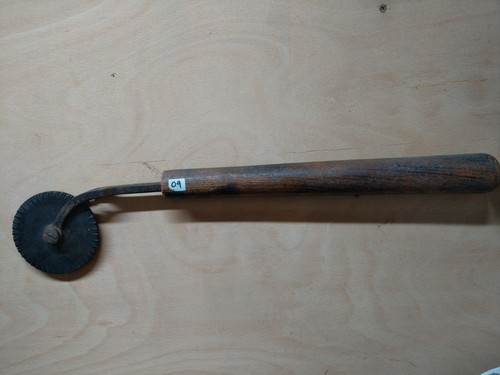Bookbinding vintage finishing