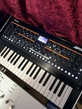Roland Jupiter-Xm synthesiser