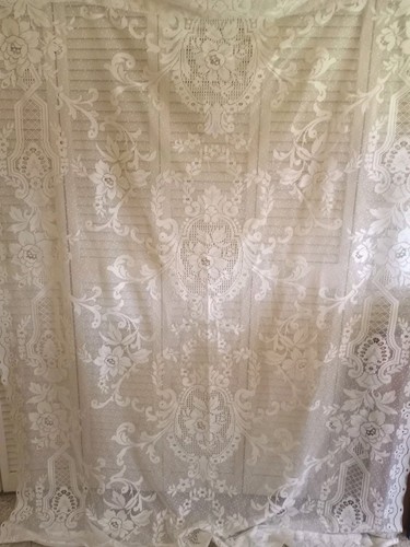 Vtg creamy white floral lace - floral,