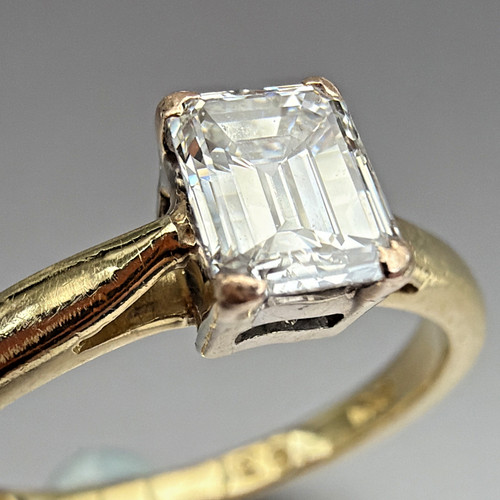 18ct gold emerald - gold,