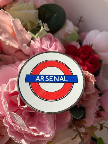 Arsenal tube sign - tube,