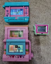 PIXEL CHIX BUNDLE - 2 Storey House, Jammin Hamster & TV - Working - 2006 Mattel