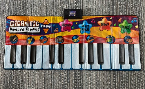 Gigantic keyboard playmat - keyboard,