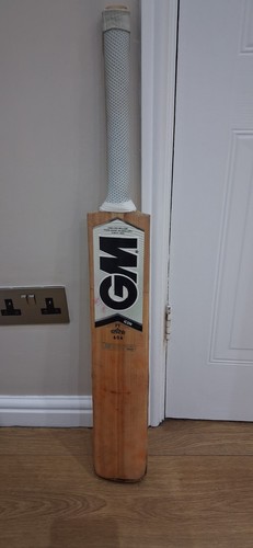 Gunn moore cricket bat - &,