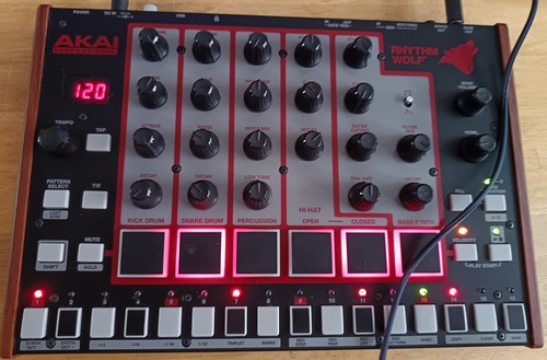 Akai rhythm wolf - rhythm, analog