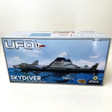 UFO SHADO Sky1 + Skydiver