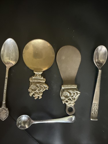 Assorted spoons - assorted,