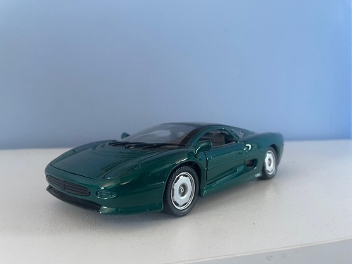 Reduced jaguar xj220 welly - xj220,