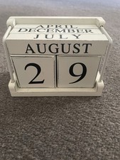 Vintage Wooden Painted Desk Calendar Shabby Chic Retro Style