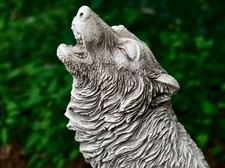 Howling wolf statue Large wolf sculpture Concrete wolf fgurine Stone wolf figure